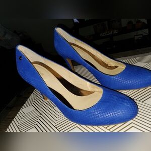 Calvin Klein textured pumps